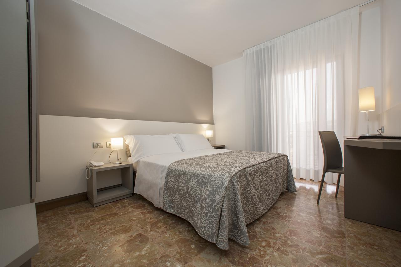 Hotel Sofia Lido di Jesolo Eksteriør billede